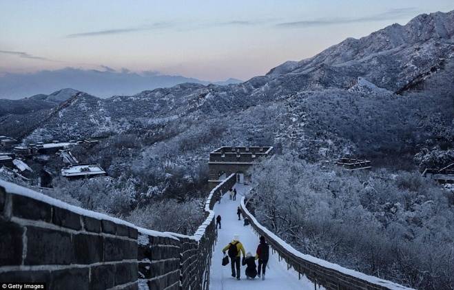 Trung Quốc đẹp ngỡ ngàng khi tuyết trắng phủ kín